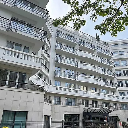 Appart-hotel Porte De Versailles Hotel